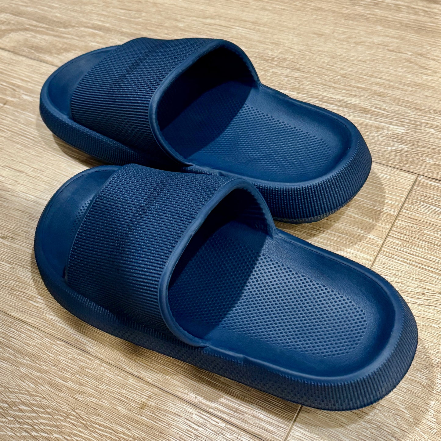 Higashi Cloud Slides Dark Blue